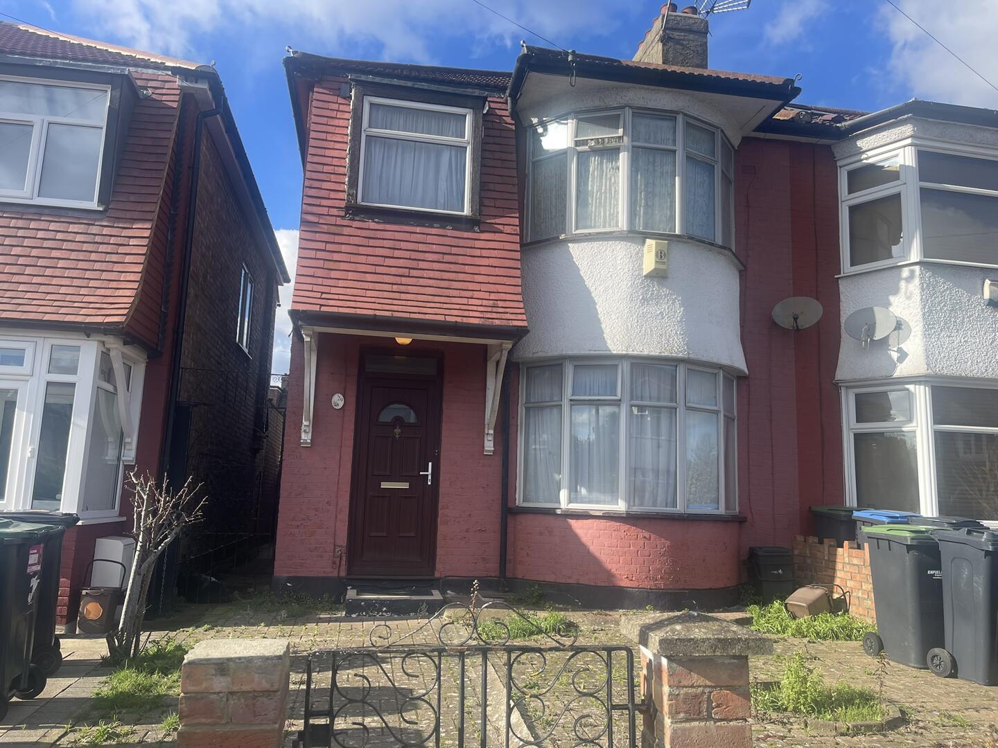 3 bed property in Kendal Avenue, London